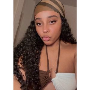 Meet your Posher, Alexis